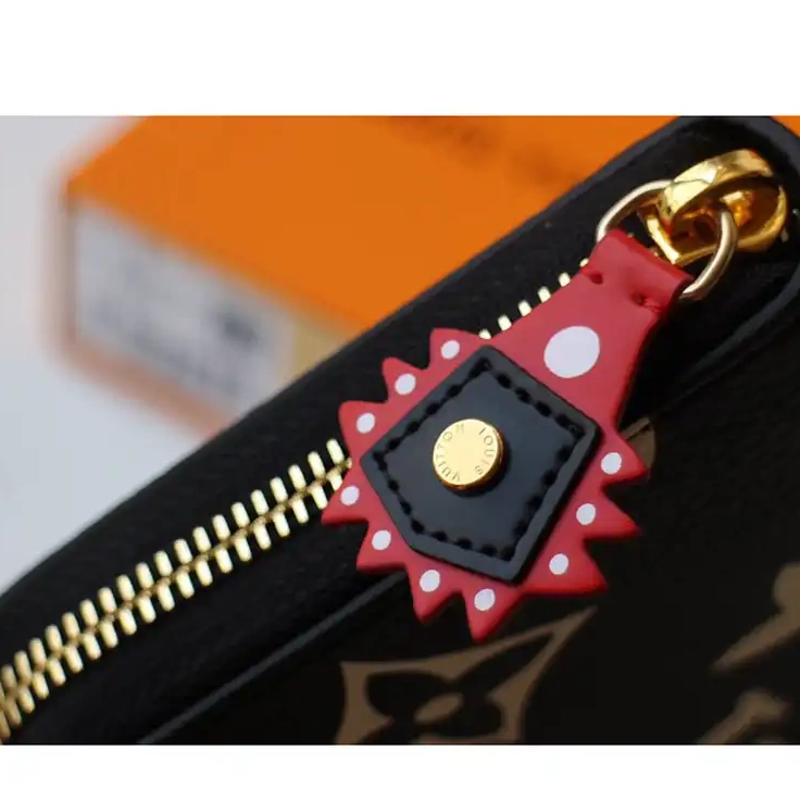 Bags 208B570081 LV 0809